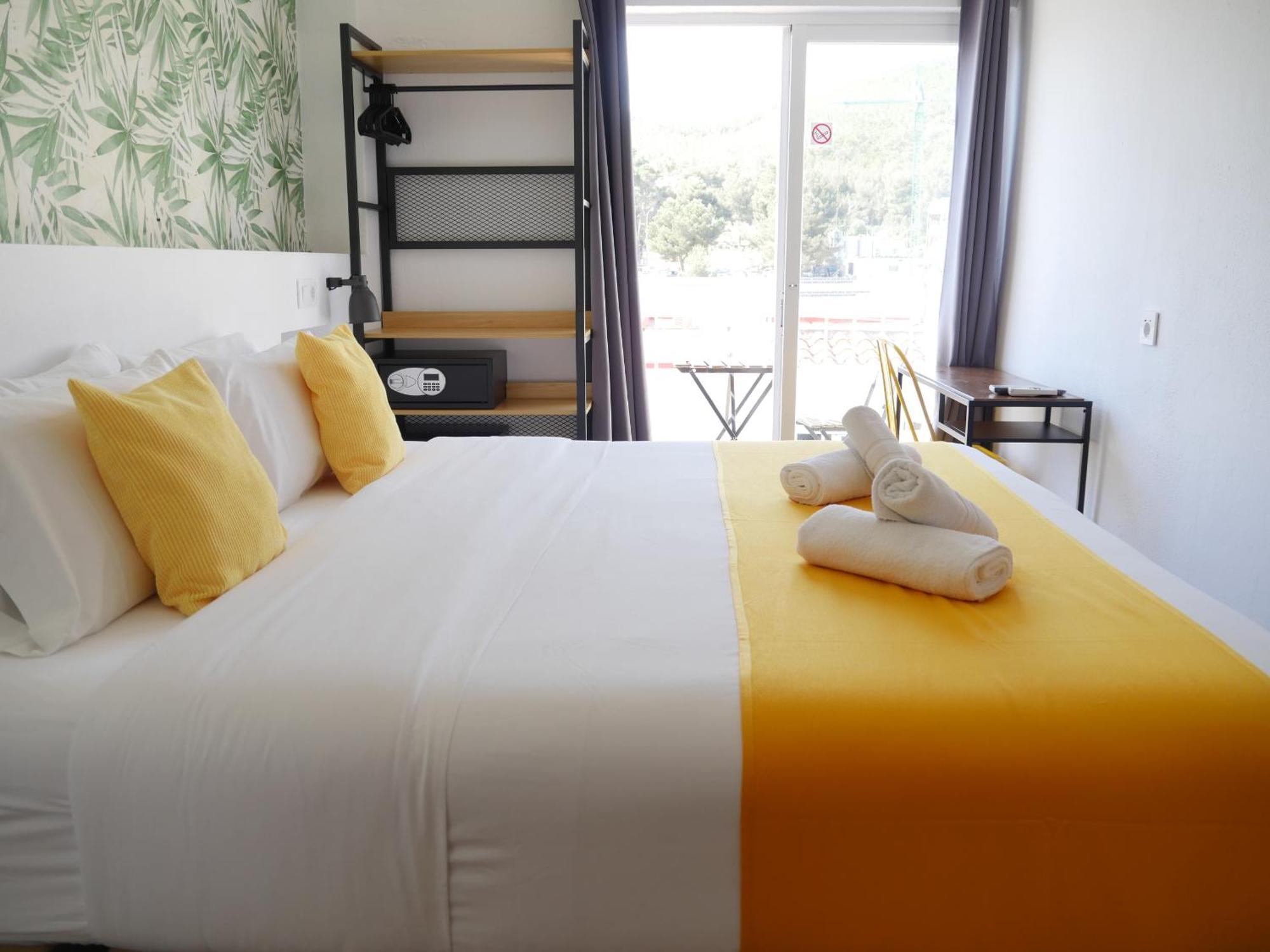 Nanit Rooms Ibiza Hostal Santa Eularia des Riu Room photo