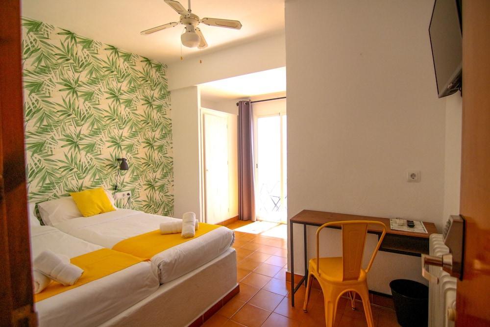 Nanit Rooms Ibiza Hostal Santa Eularia des Riu Exterior photo